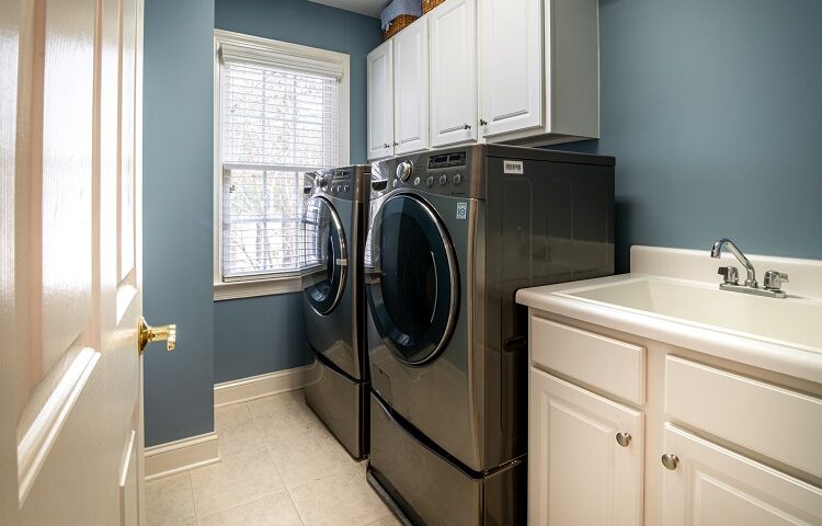 Jak wybrać pralkę do domu z uwzględnieniem warunków i potrzeb?
